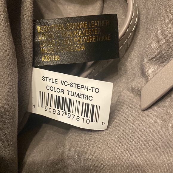 Vince Camuto Convertible Lamb Leather Pleated Tote Bag - Picture 5 of 6